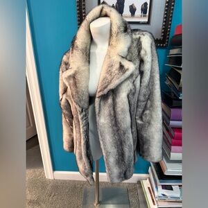 Dennis basso coat size large